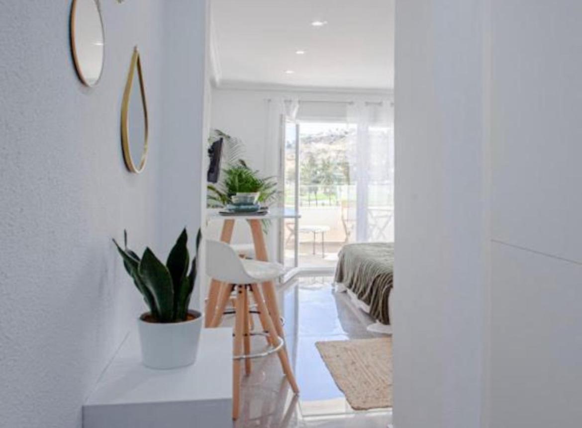 Ole Studio Apartment ロハレス エクステリア 写真